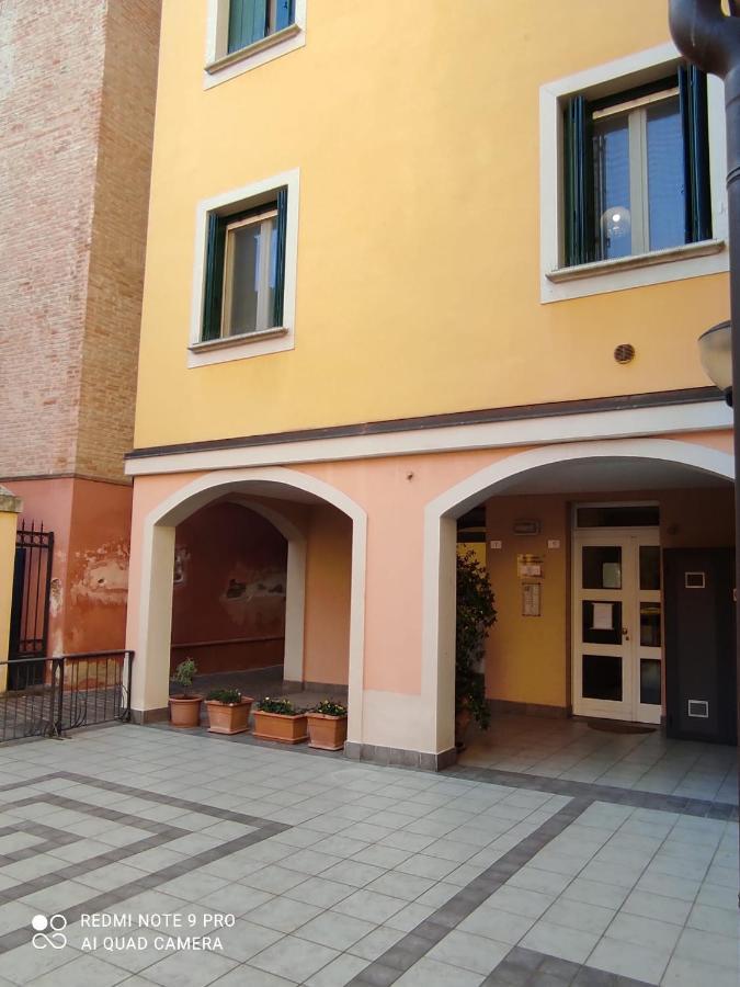 Appartamenti Centro Storico A ซานตากาตา โบโลเญส ภายนอก รูปภาพ